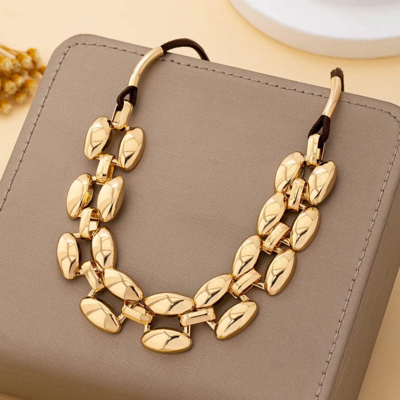 Women's Jewelry Set, Geometric Chain Smooth Bracelet and Necklace Set, Suitable for Daily Wear and Vacation Wear