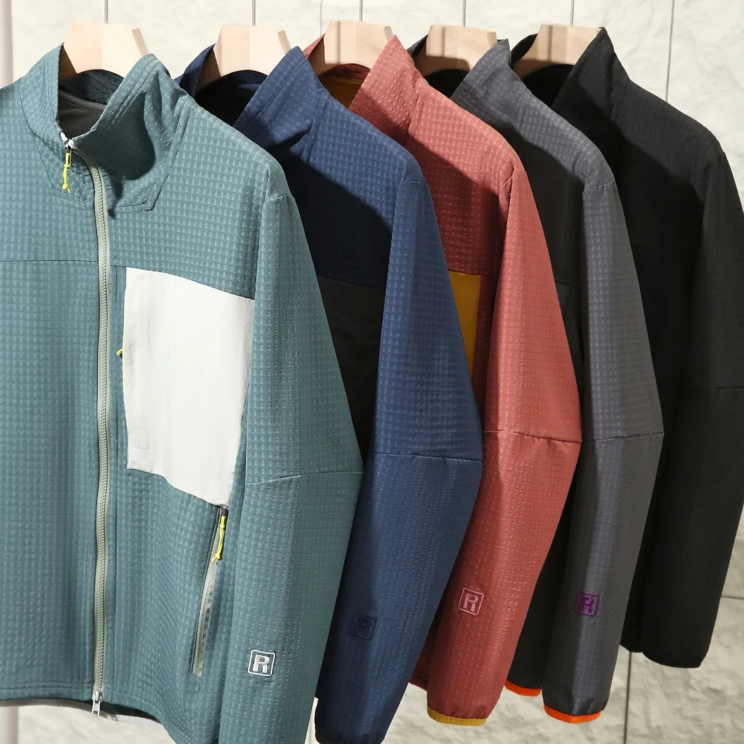 High-quality Outdoor Camping, Hiking, Windproof and Waterproof Jacket for Both Men and Women To Keep Warm.